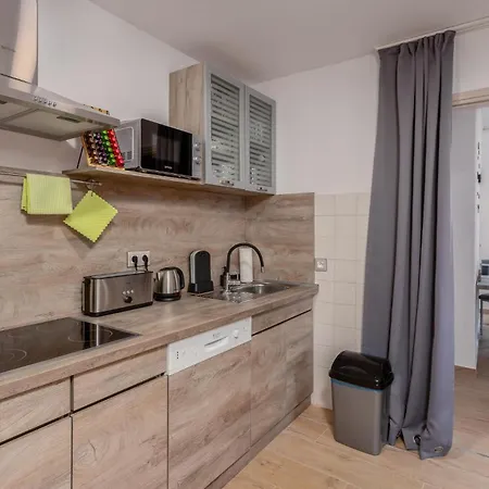Awesome In With House Sea View