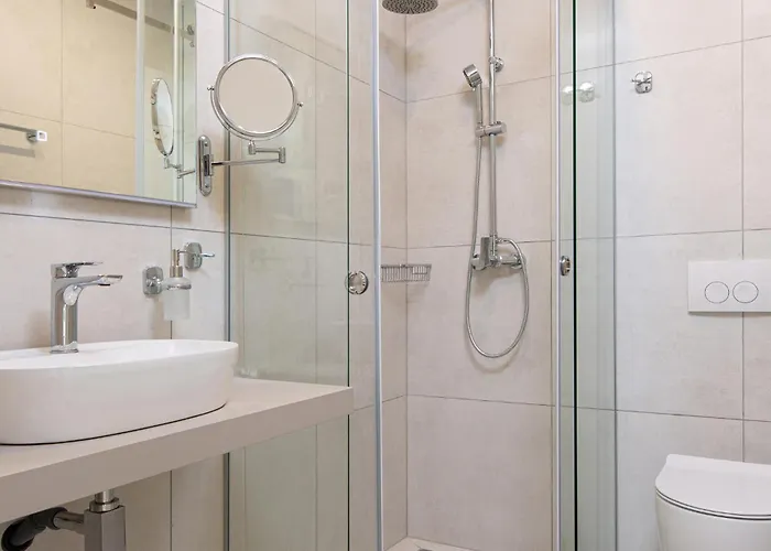 Nice Apartment In Malinska With Kitchen Apartament *