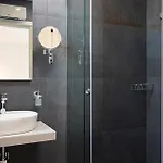 Appartamento 4 Bedroom Nice Apartment In Malinska *
