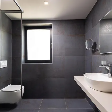 Nice Apartment In Malinska With Kitchen מאלינסקה