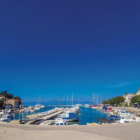 דירה Nice Apartment In Malinska With Kitchen