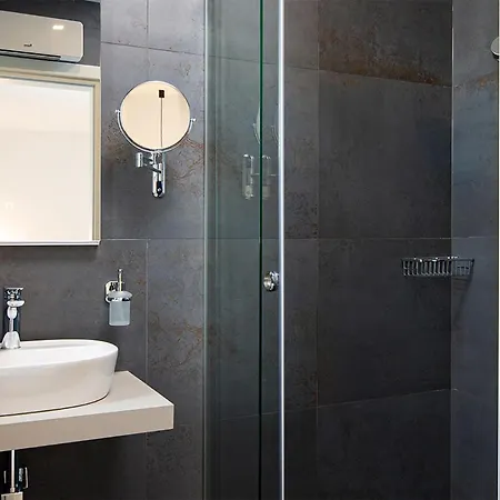 شقة 4 Bedroom Awesome Apartment In Malinska *