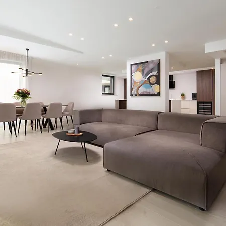 شقة 4 Bedroom Awesome Apartment In Malinska مالينسكا